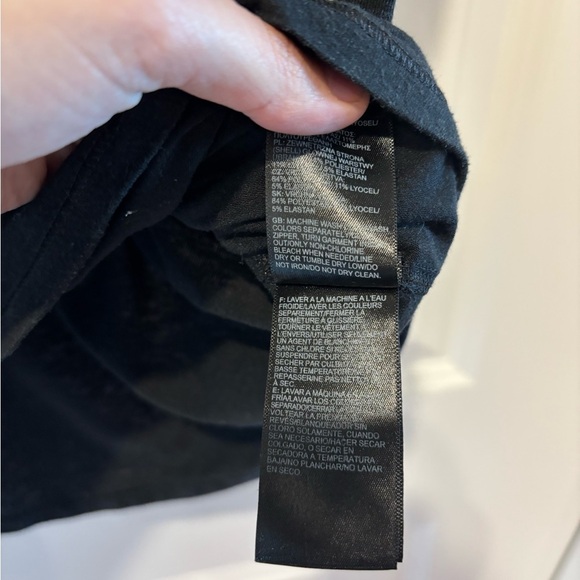 The NorthFace Women’s Flashdry Black Tee size medium - Picture 5 of 7